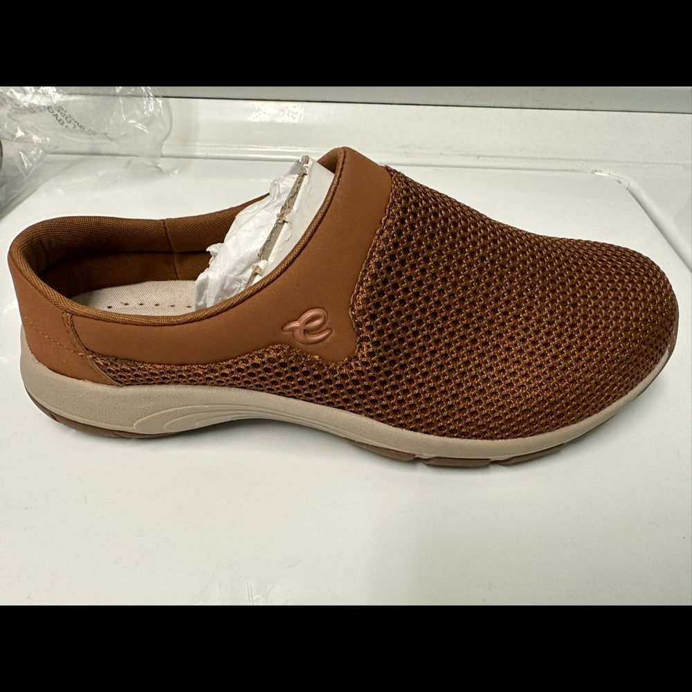 Women’s Easy Spirit Antigravity Slip on Sneaker -9WW *NEW*